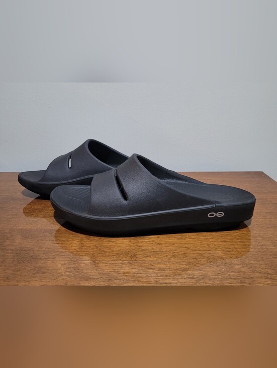 OOFOS Shoes - Oofos OOahh Women's 7 Men's 5 Black Slide Recovery Sandles